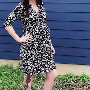 Pea in the Pod Maternity Nursing Dress Medium EUC